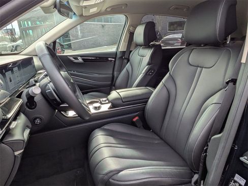 Used 2025 Genesis GV80 2.5T AWD/4WD image 18