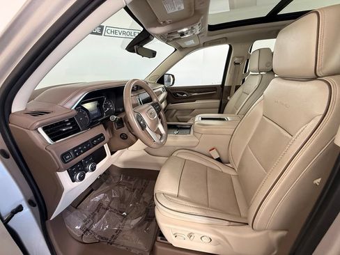 Used 2021 GMC Yukon Denali w/ Denali Premium Package AWD/4WD image 21
