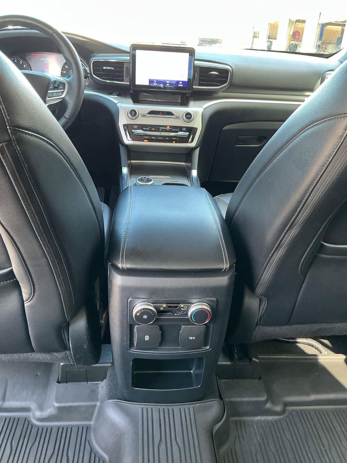 Used 2021 Ford Explorer XLT w/ Equipment Group 202A AWD/4WD image 20