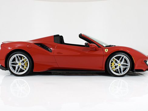 Certified 2019 Ferrari 488 Pista Spider RWD image 14