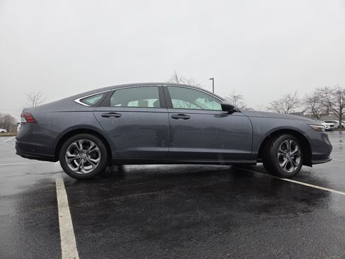 Used 2023 Honda Accord EX image 19