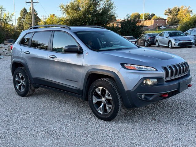 Used 2017 Jeep Cherokee Trailhawk w/ Comfort/Convenience Group AWD/4WD image 7