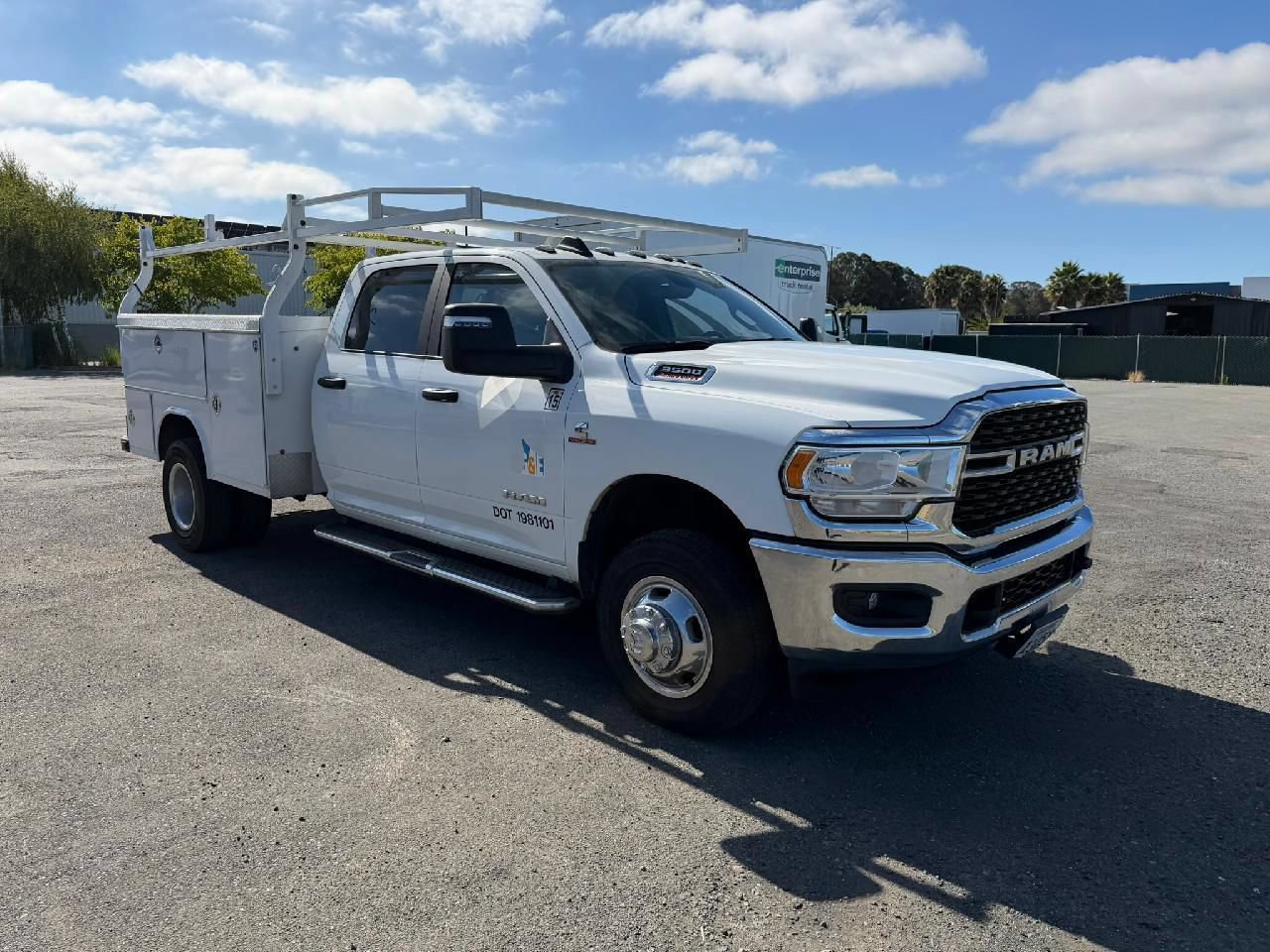 Used 2024 RAM 3500 Big Horn AWD/4WD image 1