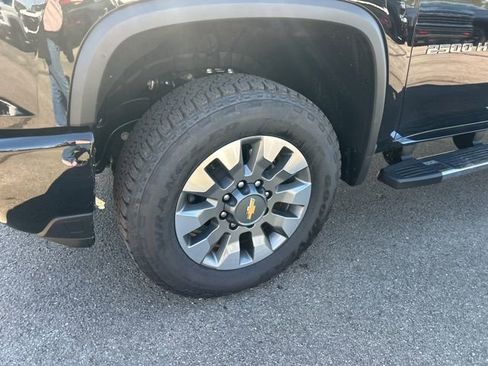 New 2026 Chevrolet Silverado 2500 Custom w/ Custom Value Package AWD/4WD image 10