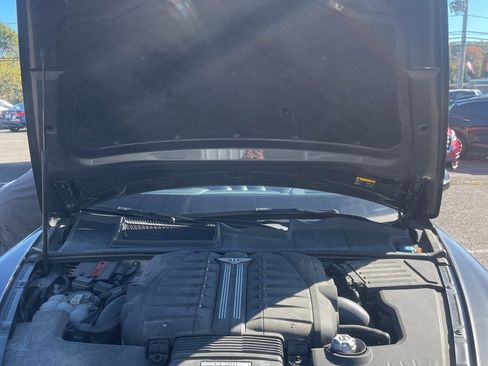 Used 2018 Bentley Bentayga W12 image 15