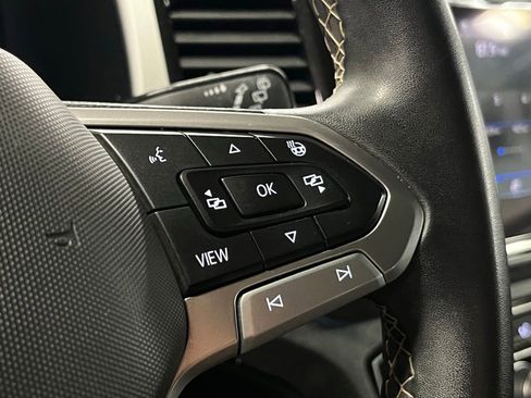 Used 2022 Volkswagen Atlas Cross Sport SEL w/ Cross Sport MDO Package AWD/4WD image 28