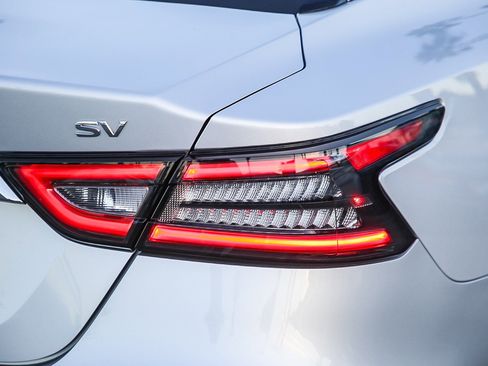 Used 2023 Nissan Maxima SV w/ Floor Mat Group image 8