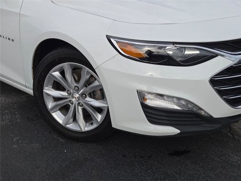 Used 2023 Chevrolet Malibu LT image 3