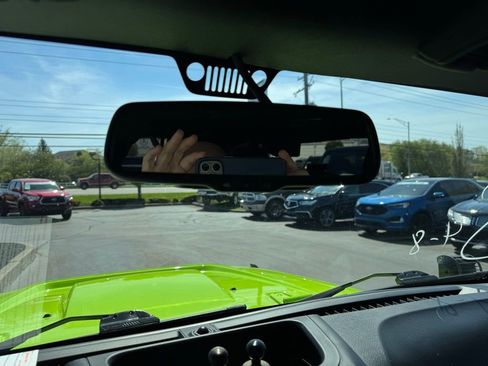 Used 2013 Jeep Wrangler Unlimited Sahara image 20