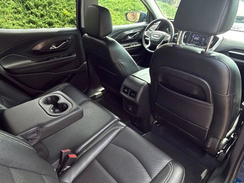 Used 2022 GMC Terrain SLT w/ Elevation Edition FWD image 30