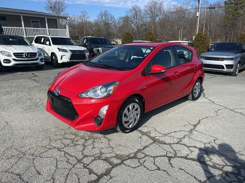 Used 2015 Toyota Prius C Two image 1