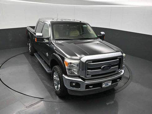 Used 2012 Ford F250 Lariat w/ Chrome Pkg image 17