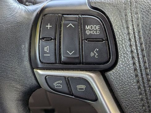 Used 2015 Toyota Highlander Plus image 12