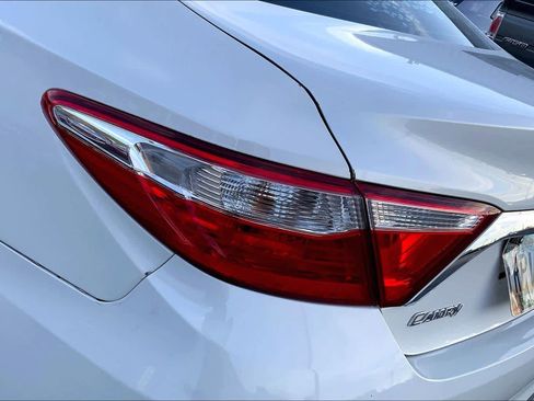Used 2015 Toyota Camry XLE image 26