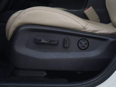 Used 2017 Honda CR-V Touring image 22