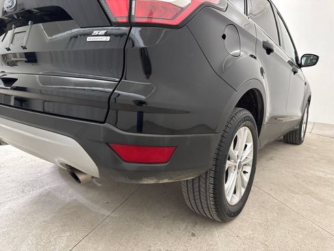 Used 2018 Ford Escape SE w/ SE Sync 3 Package FWD image 23
