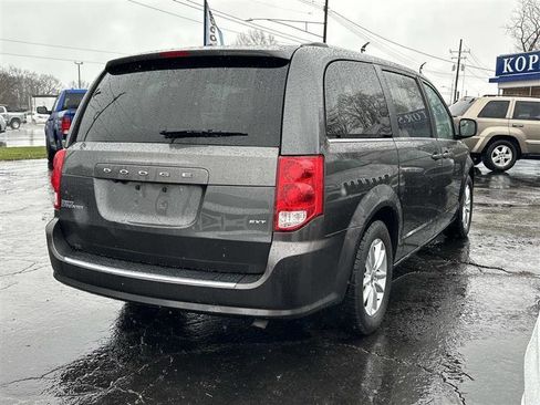 Used 2020 Dodge Grand Caravan SXT image 2