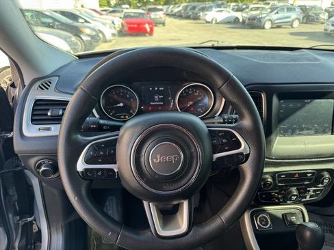 Used 2019 Jeep Compass Sport image 11