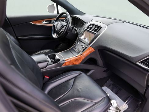 Used 2020 Lincoln Nautilus Reserve FWD image 30