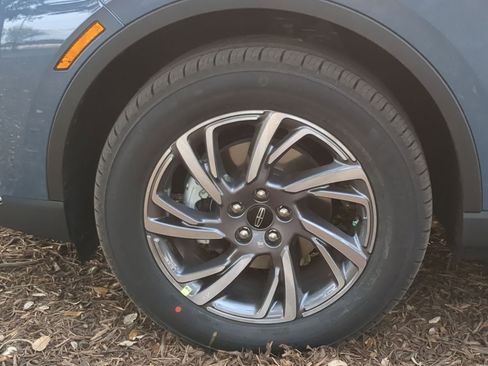 New 2026 Lincoln Corsair Premiere image 9