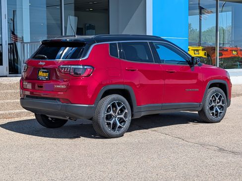 Used 2025 Jeep Compass Limited AWD/4WD image 3