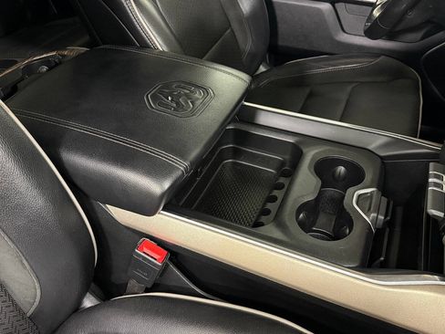 Used 2020 RAM 1500 Laramie AWD/4WD image 30