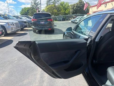 Used 2018 Tesla Model 3 Long Range AWD/4WD image 21