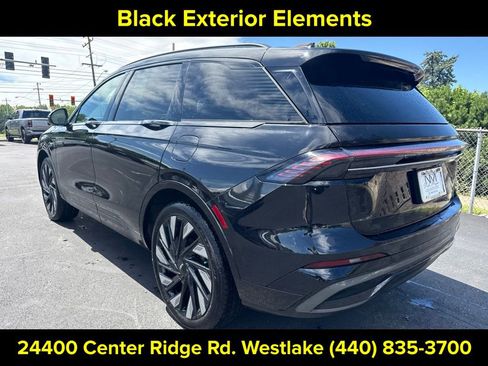 Certified 2025 Lincoln Nautilus Reserve w/ Jet Appearance Package AWD/4WD image 18