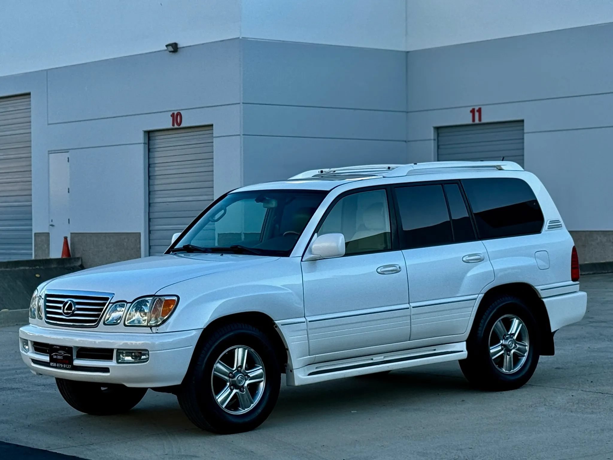 Used 2006 Lexus LX 470 4WD w/ Preferred Accessory Pkg image 5