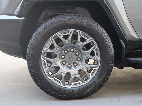 Used 2025 GMC Hummer EV 3X AWD/4WD image 11