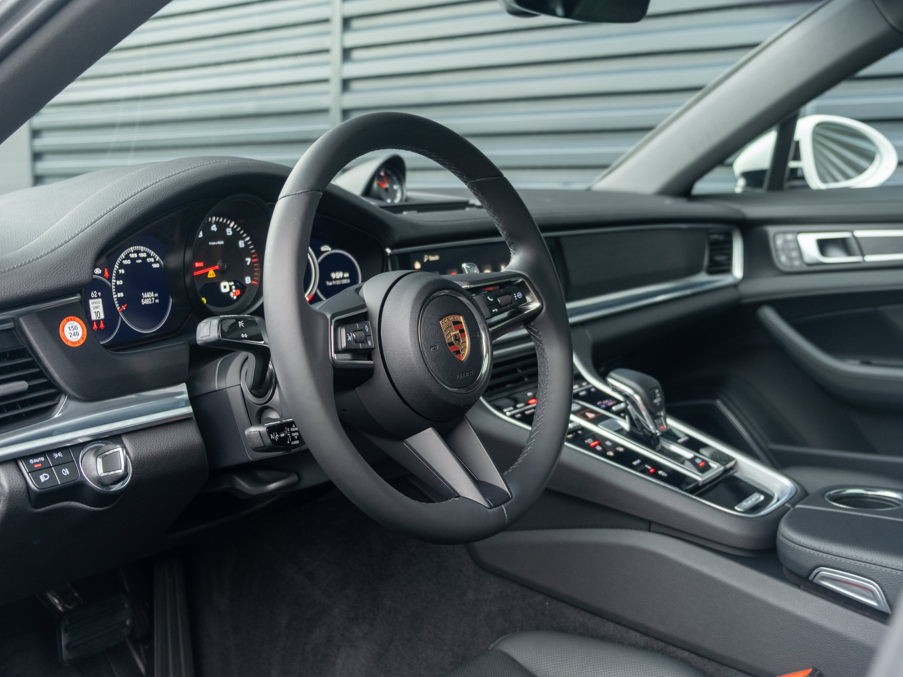 Certified 2023 Porsche Panamera 4 Platinum Edition AWD/4WD image 4