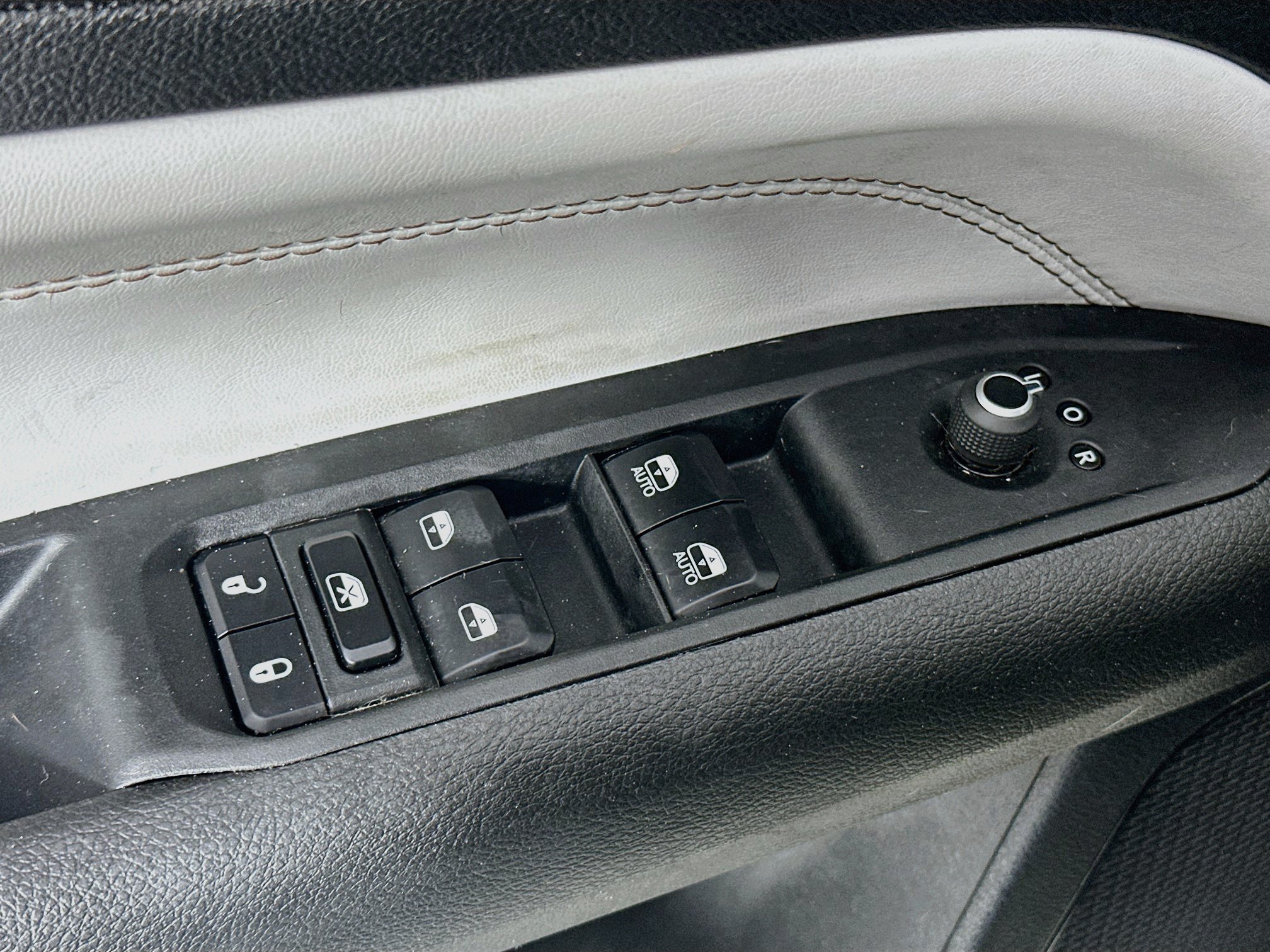 Used 2023 Jeep Compass Limited AWD/4WD image 17