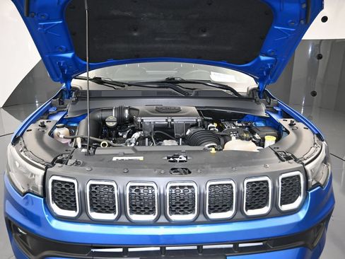 Used 2024 Jeep Compass Latitude AWD/4WD image 26