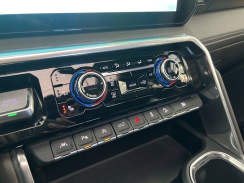 Used 2022 GMC Sierra 1500 Denali w/ Denali Reserve Package image 16