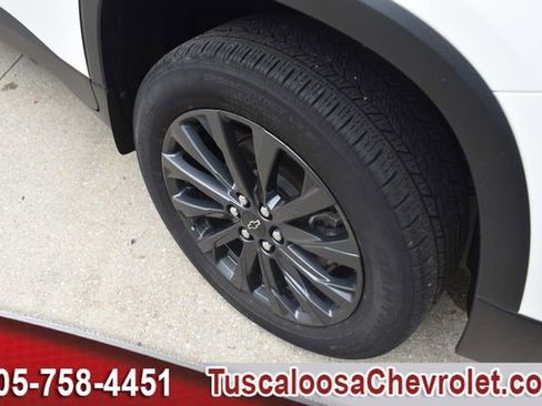 Used 2023 Chevrolet Traverse RS FWD image 16