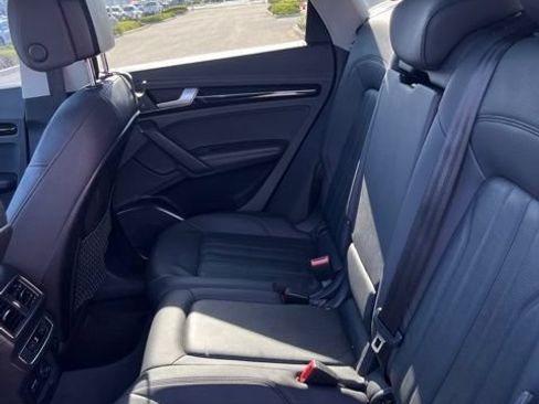 Used 2019 Audi Q5 2.0T Premium Plus w/ Premium Plus Package AWD/4WD image 8
