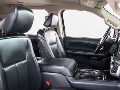 Used 2022 Ford Expedition XLT image 28