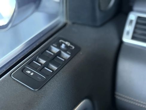 Used 2015 Land Rover Discovery Sport HSE Luxury image 25