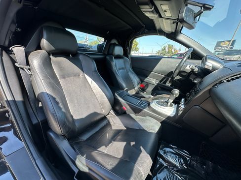 Used 2006 Nissan 350Z Touring image 17
