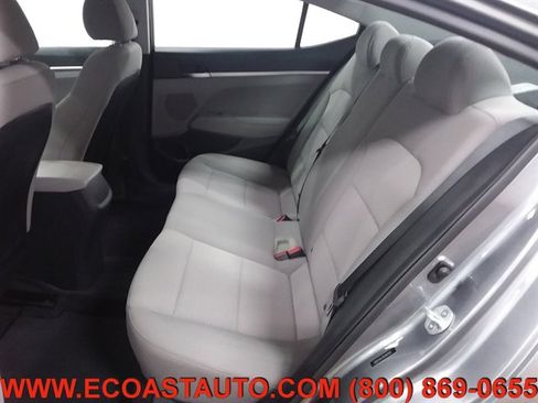 Used 2019 Hyundai Elantra SE image 13
