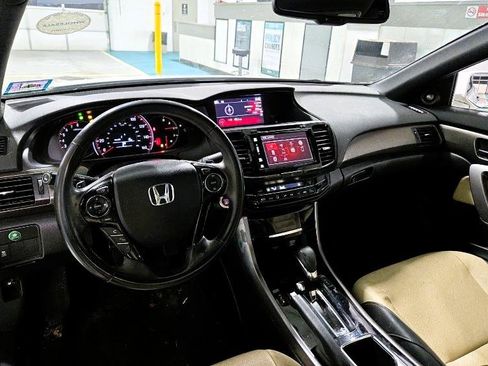 Used 2017 Honda Accord EX-L image 8