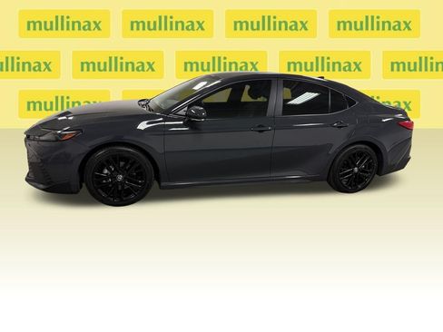 Used 2025 Toyota Camry SE w/ Multimedia Upgrade Package FWD image 9