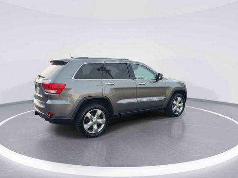 Used 2013 Jeep Grand Cherokee Overland AWD/4WD image 8