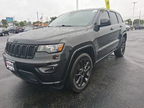 Used 2021 Jeep Grand Cherokee Laredo X AWD/4WD image 5