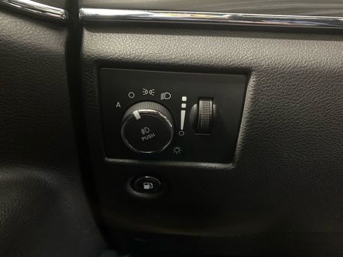 Used 2019 Jeep Grand Cherokee Limited w/ Luxury Group II image 40