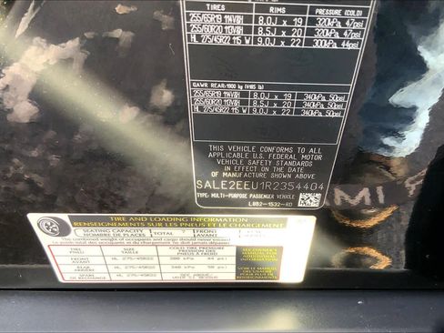 Used 2024 Land Rover Defender 110 X-Dynamic SE image 29