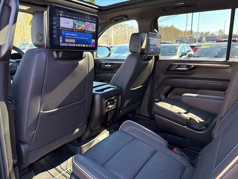 Certified 2025 Chevrolet Suburban Premier image 26