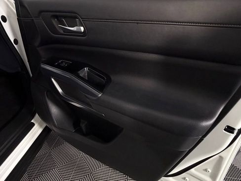 Used 2024 Nissan Pathfinder SL image 35