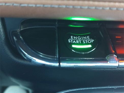 Used 2021 Lincoln Nautilus Reserve image 24