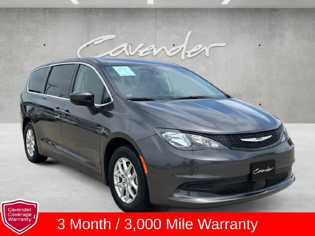 Used 2023 Chrysler Voyager LX FWD image 2